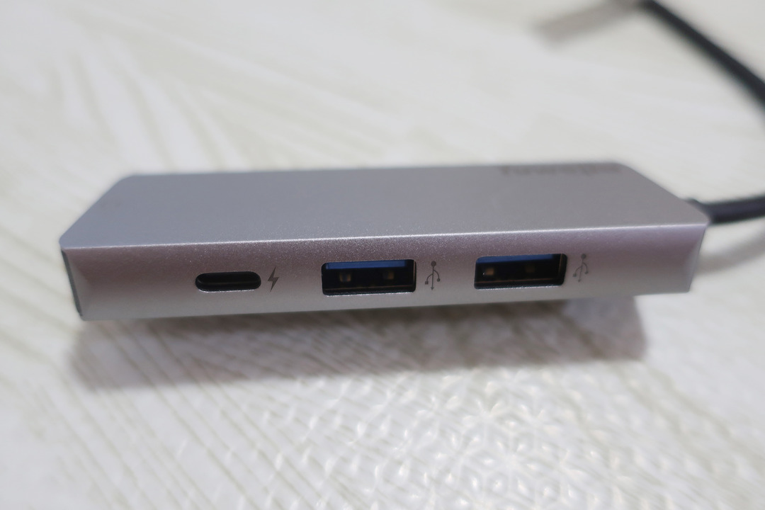 USBタイプCマルチポートアダプタ  (4)