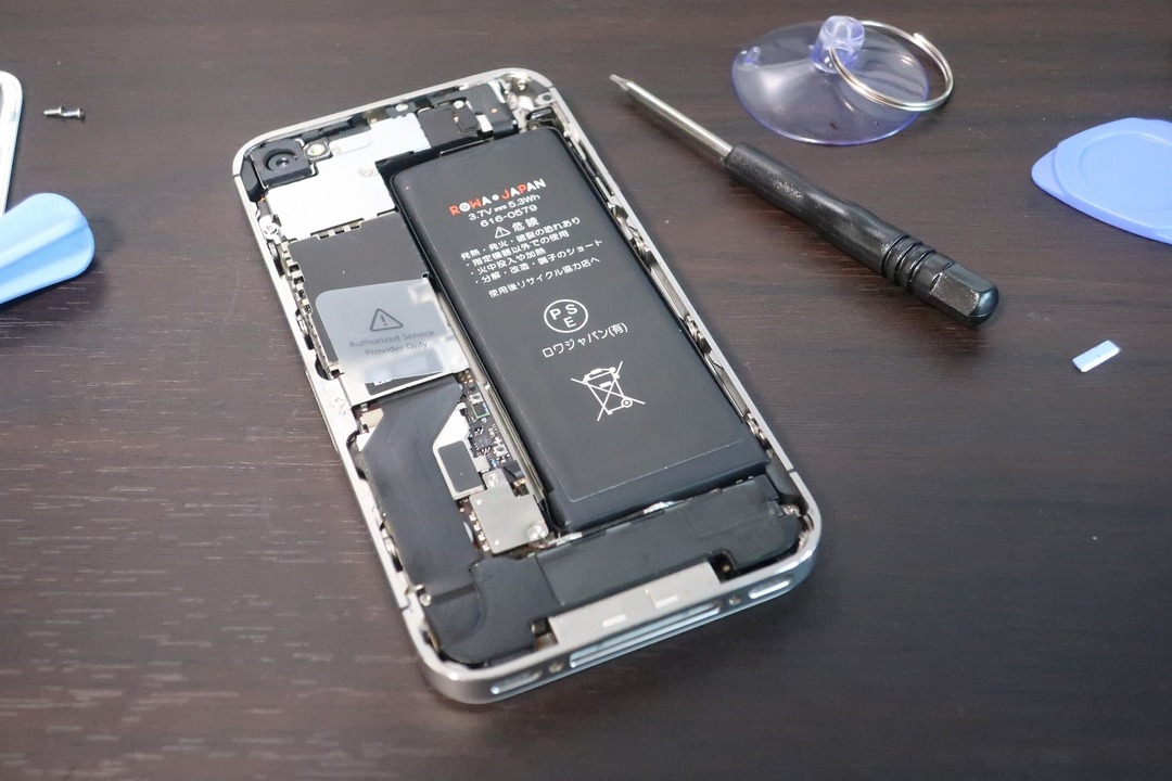 iPhone4s¤Î¥Ð¥Ã¥Æ¥ê¡¼¸ò´¹ (15)
