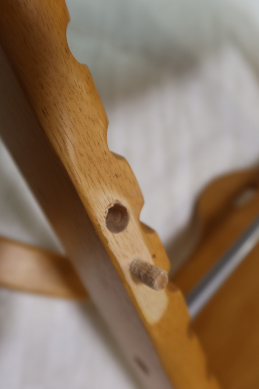 木製の椅子をダボで補修 (8)