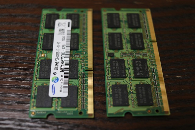 SAMSUNG DDR3 2GB PC3-8500S (4)