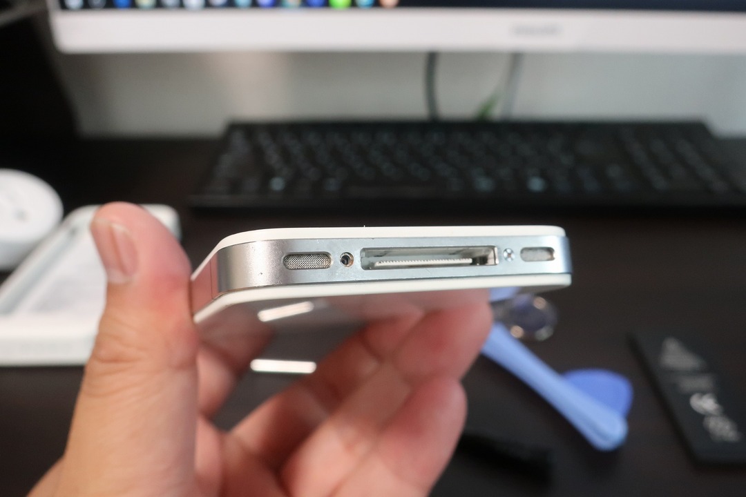 iPhone4s¤Î¥Ð¥Ã¥Æ¥ê¡¼¸ò´¹ (7)