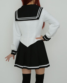 聖ヶ坂女子制服_着用後ろ