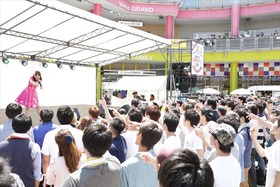 0715_芹澤優リリースイベント（全景）_R