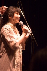 川村万梨阿