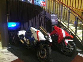 展示されるバイクはこれ!