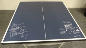 サイン入り卓球台画像