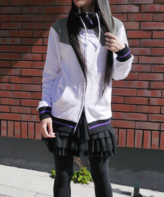 暁美ほむらデザインパーカー着女性イメージ1s