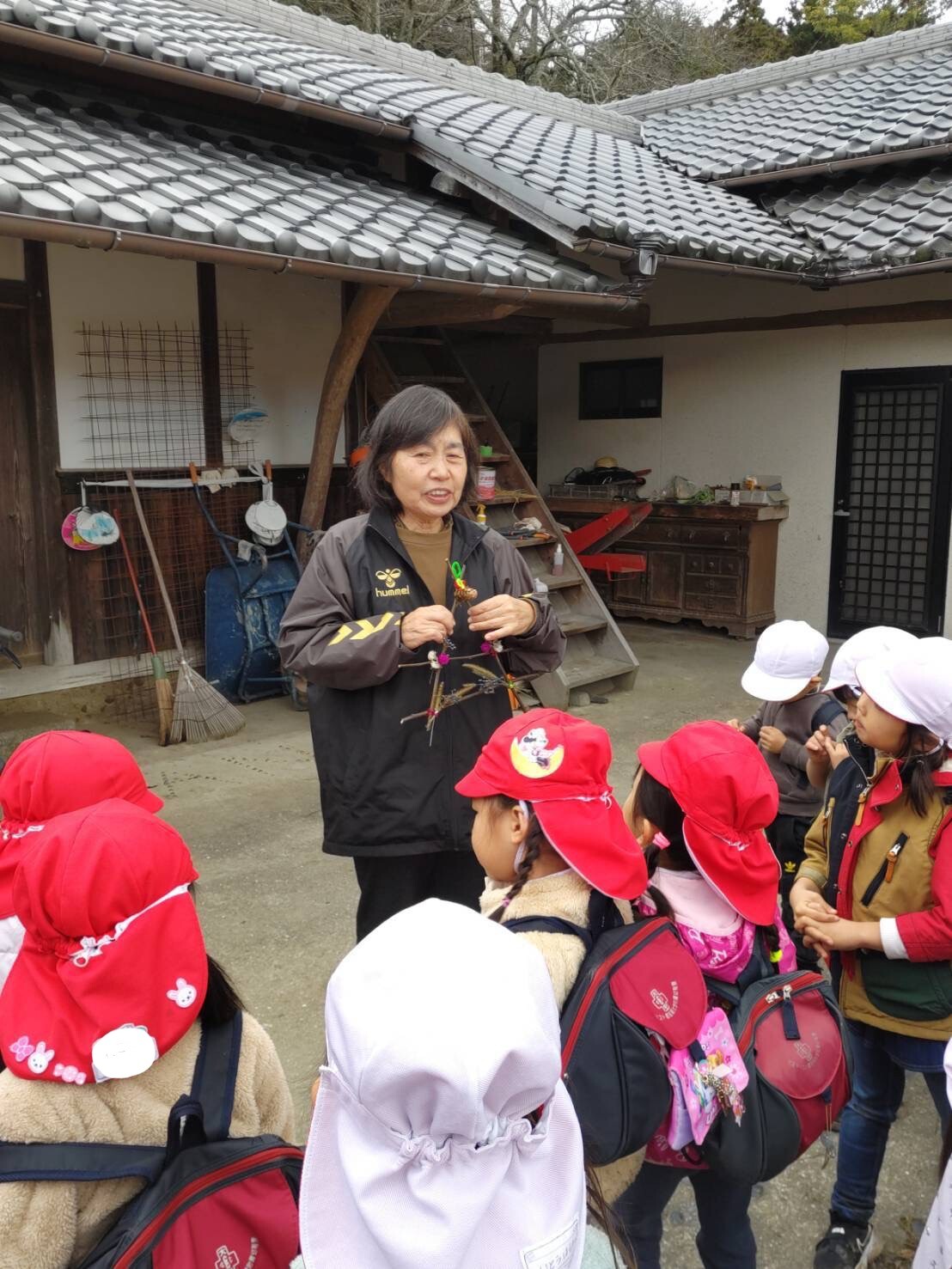 森のようちえん「結の里」（年中） : 聖愛の日々（聖愛幼稚園・せい 