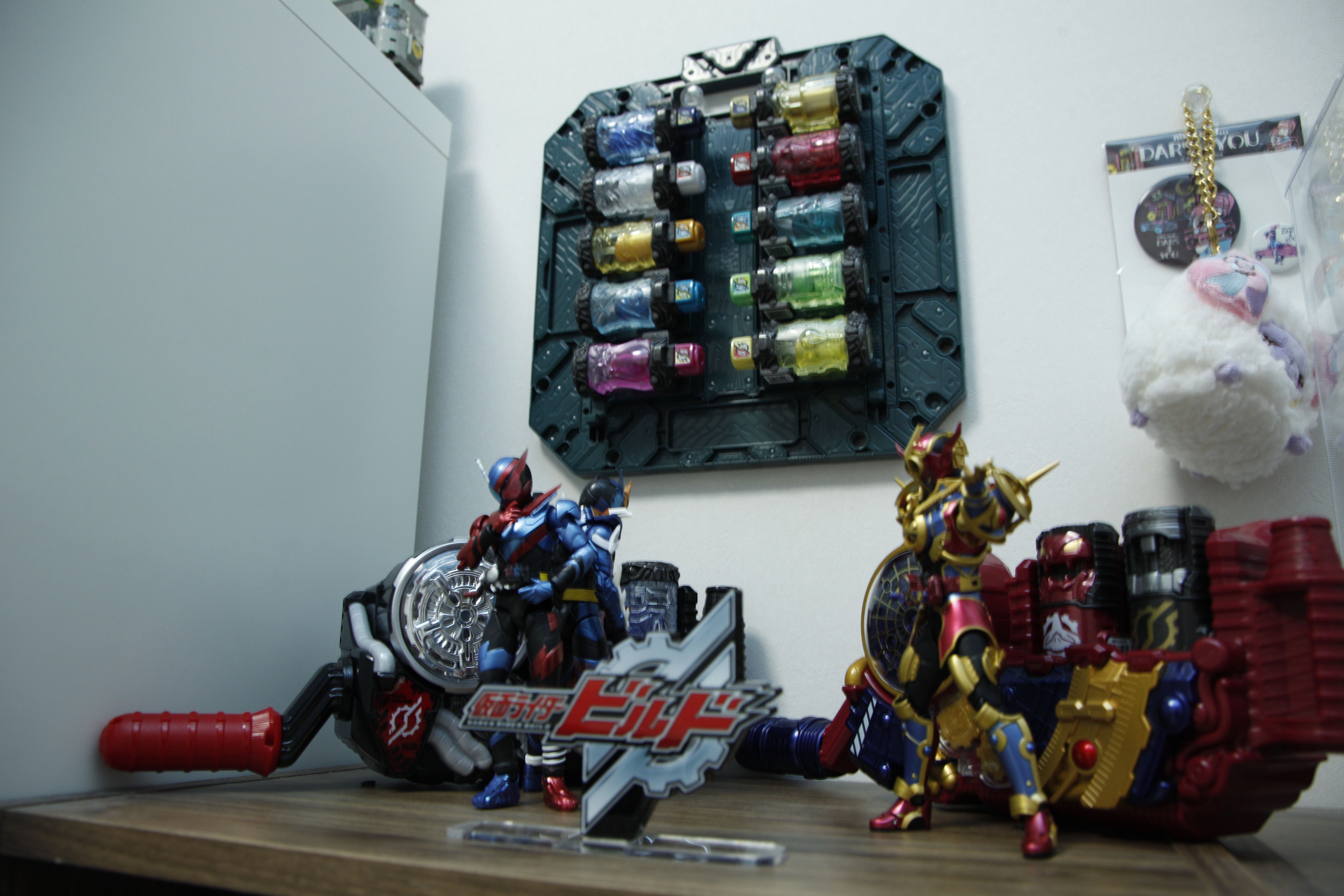 アクリルロゴディスプレイEX 仮面ライダービルド レビュー