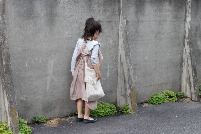 散歩する女の子