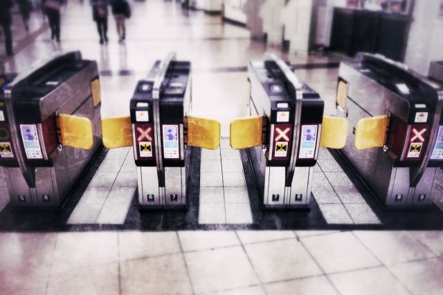 駅の改札口