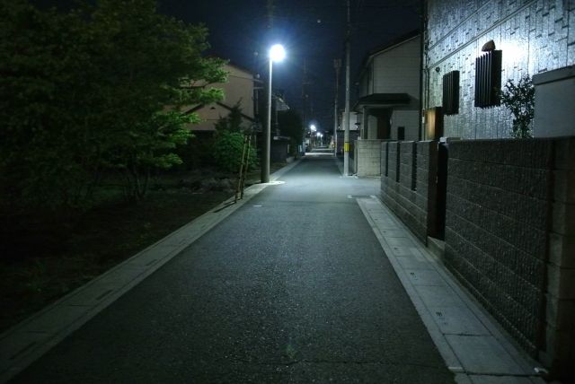 夜中の住宅街