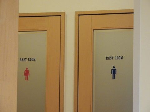 男女トイレの入り口