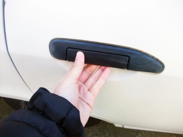 車のドアのノブ