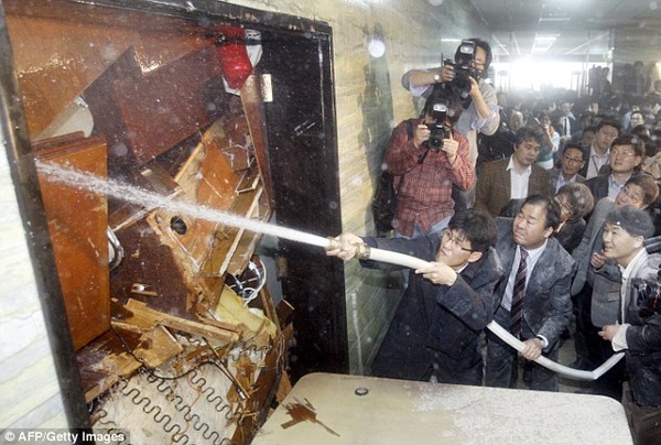 article-1097434-02D71261000005DC-798_634x427