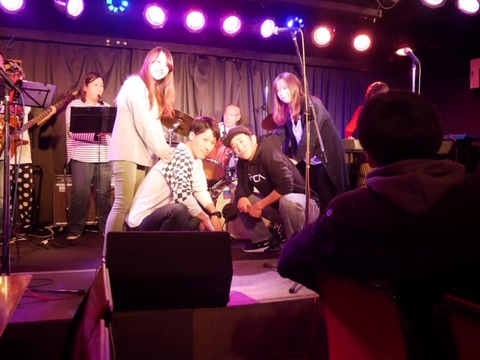 ④