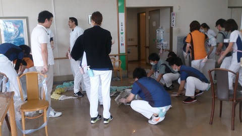 北棟2F浴室・トイレからの水漏れ (2)