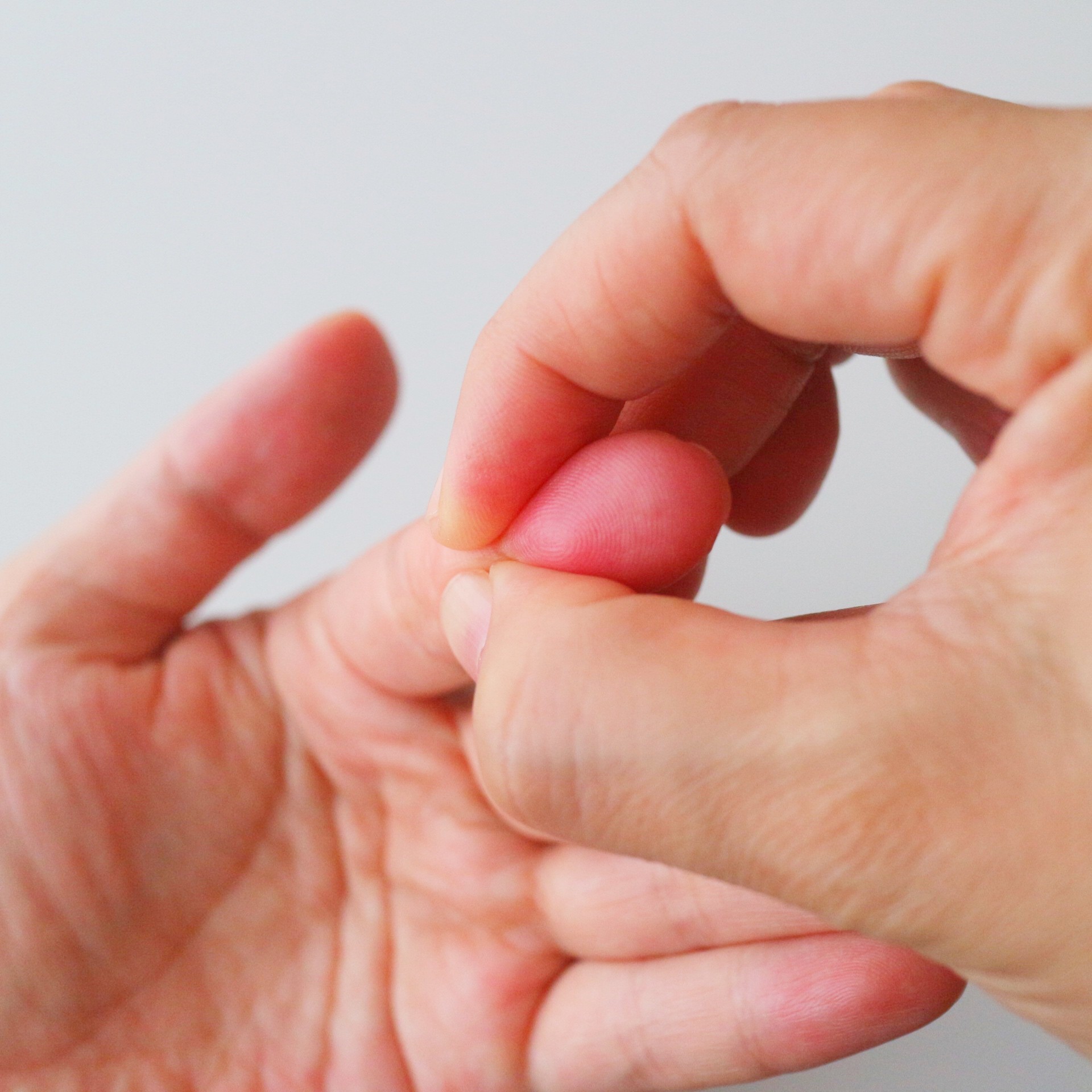 自分の指の色がヒント 似合うチークの選びかた 生活のメモ Powered By ライブドアブログ