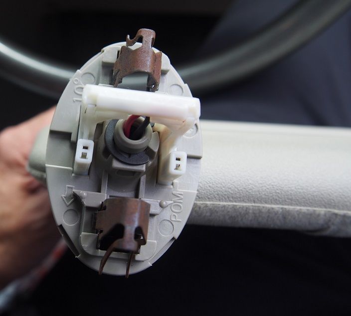 自分で車を安く直してみました 運転席のサンバイザー ヂケ太の生活役立ちブログ 私の経験した生活の知恵教えます 自分で車を安く直してみました 運転席のサンバイザー ヂケ太の生活役立ちブログ 私の経験した生活の知恵教えます