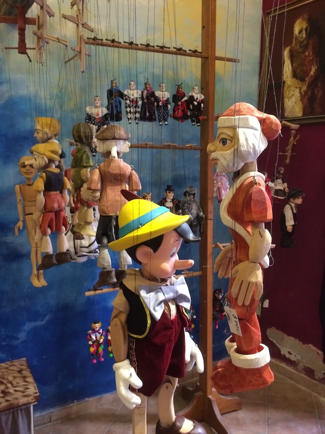 あの人にそっくりの操り人形作ってみる 手彫りの木のぬくもり マリオネット店 １区 猫とプラハ