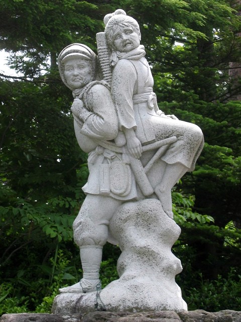 Nomugi_Pass_Masai_Mine_and_Masai_Tatsujiro_statue
