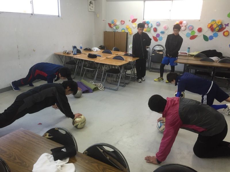 サッカー部 陸上部合同筋トレ 星槎国際広島の日常 サッカー部 陸上部合同筋トレ 星槎国際広島の日常