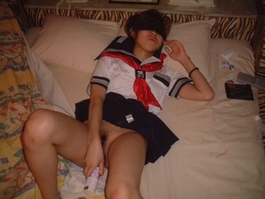  セフレにJKコスプレさせるのはエロさ倍増でエロいw制服エロ画像w