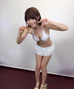 爆乳AV女優がtwitter自撮り画像でグラドルやレイヤーに格の違いを見せつけるwww 5