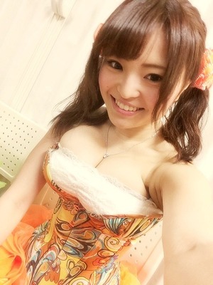 セフレ顔した巨乳ちゃんの自撮り＆グラビアが卑猥www 31