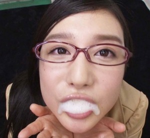 正統派美系の黒髪お嬢さんが大量口内射精でザーメン溢れさせてるwww 4