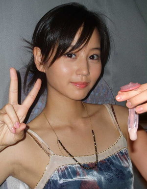 使用済みコンドームと一緒に写真を撮られた女www事後画像45枚www 30