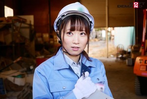 重機のかげに隠れながらフェラチオｗ工業女子とのドスケベ職場セクロスｗｗｗ