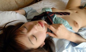【ドスケベ事後】犯されまくった挙句に口にザーメン出された女画像www 17