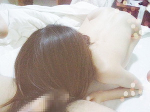  ご主人様の足指ペロペロw肉便器扱いでおもちゃにされる女www 5