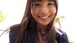 このグラドル、ドスケベ衣装着せられてる上にパケがプレステージそっくりwwwww