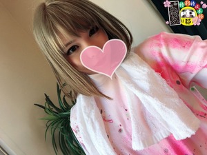 ラブホで４Ｐも余裕ｗｗｗドスケベギャルはみんなのシェアま〇こｗｗｗ
