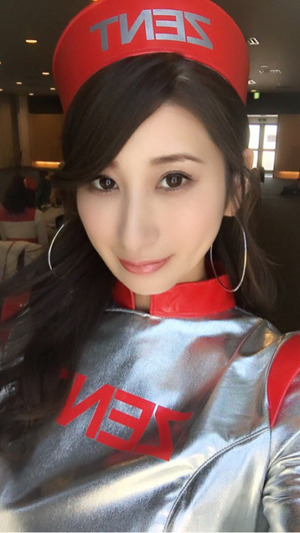 エッロい顔した美尻美人www佐藤衣里子の水着＆セミヌード画像！