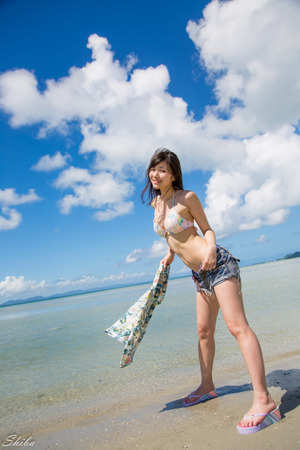 【ドスケベポーズ】尻にふとももにw立ち姿がエロスあふれる女子画像w 11