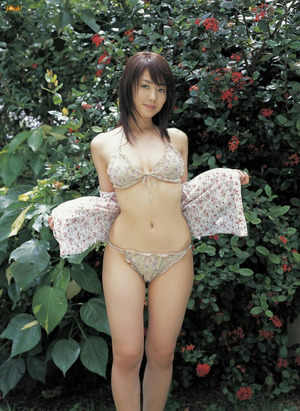 【ドスケベポーズ】尻にふとももにw立ち姿がエロスあふれる女子画像w 3