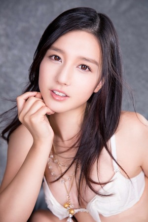 正統派美系の黒髪お嬢さんが大量口内射精でザーメン溢れさせてるwww 2