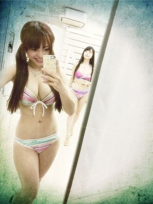 セフレ顔した巨乳ちゃんの自撮り＆グラビアが卑猥www 32