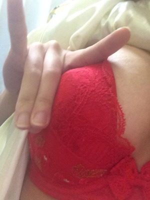 巨乳デリヘル美少女（１９歳）がほぼ顔出しでエロ自撮りUPwww 4