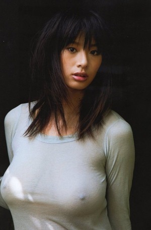 乳首が透けてたり浮き出ちゃってるドスケベ巨乳画像！ 2