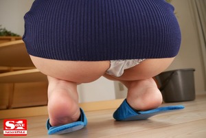 タイトミニスカでパンチラ誘惑して勃起チ○ポをぱくっといっちゃう女www 3