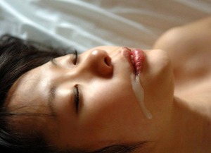 【ドスケベ事後】犯されまくった挙句に口にザーメン出された女画像www 9