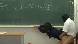 制服JKと立ちバックで着衣セクロスしまくりwww全裸なんて邪道です！ 28