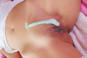 使用済みコンドームと一緒に写真を撮られた女www事後画像45枚www 34
