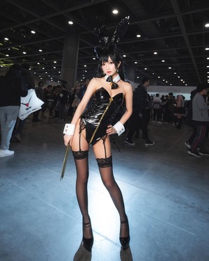 バニーガールにＦＧＯ！美脚コスプレイヤーの脚フェチエロス！