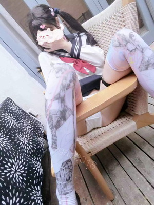 セーラー服ニーハイでパンツ見せ自撮りする裏垢ちゃんｗｗｗ