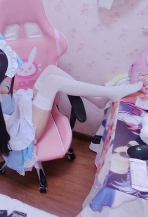 合法ロリ感がエロいｗｗｗツインテールな甘ロリニーハイ素人のエロス！